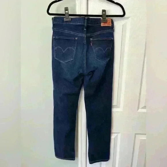 Levi 314 Shaping Straight Size 29 Women’s Dark Wash - Picture 3 of 3